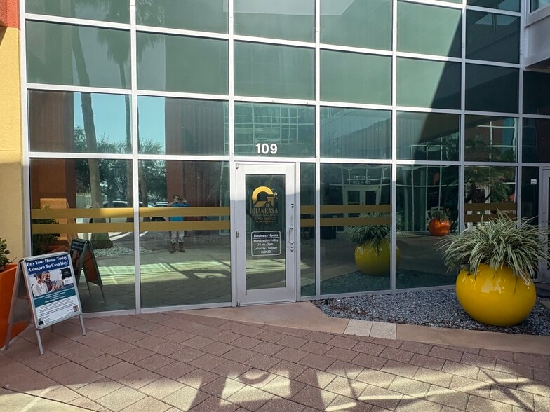 12701 S John Young Pky, Orlando, FL for lease - Building Photo - Image 2 of 17