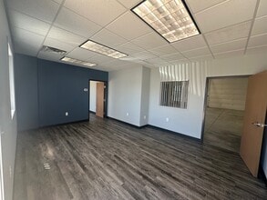 5499 Perry Dr, Waterford, MI for lease Interior Photo- Image 1 of 7