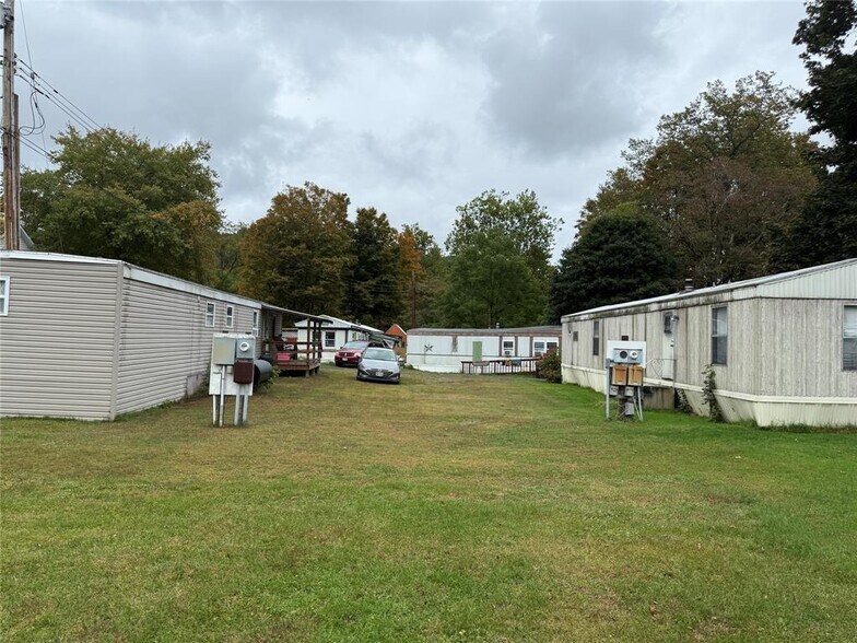 12 E Whig St, Newark Valley, NY à vendre - Photo du bâtiment - Image 2 de 7