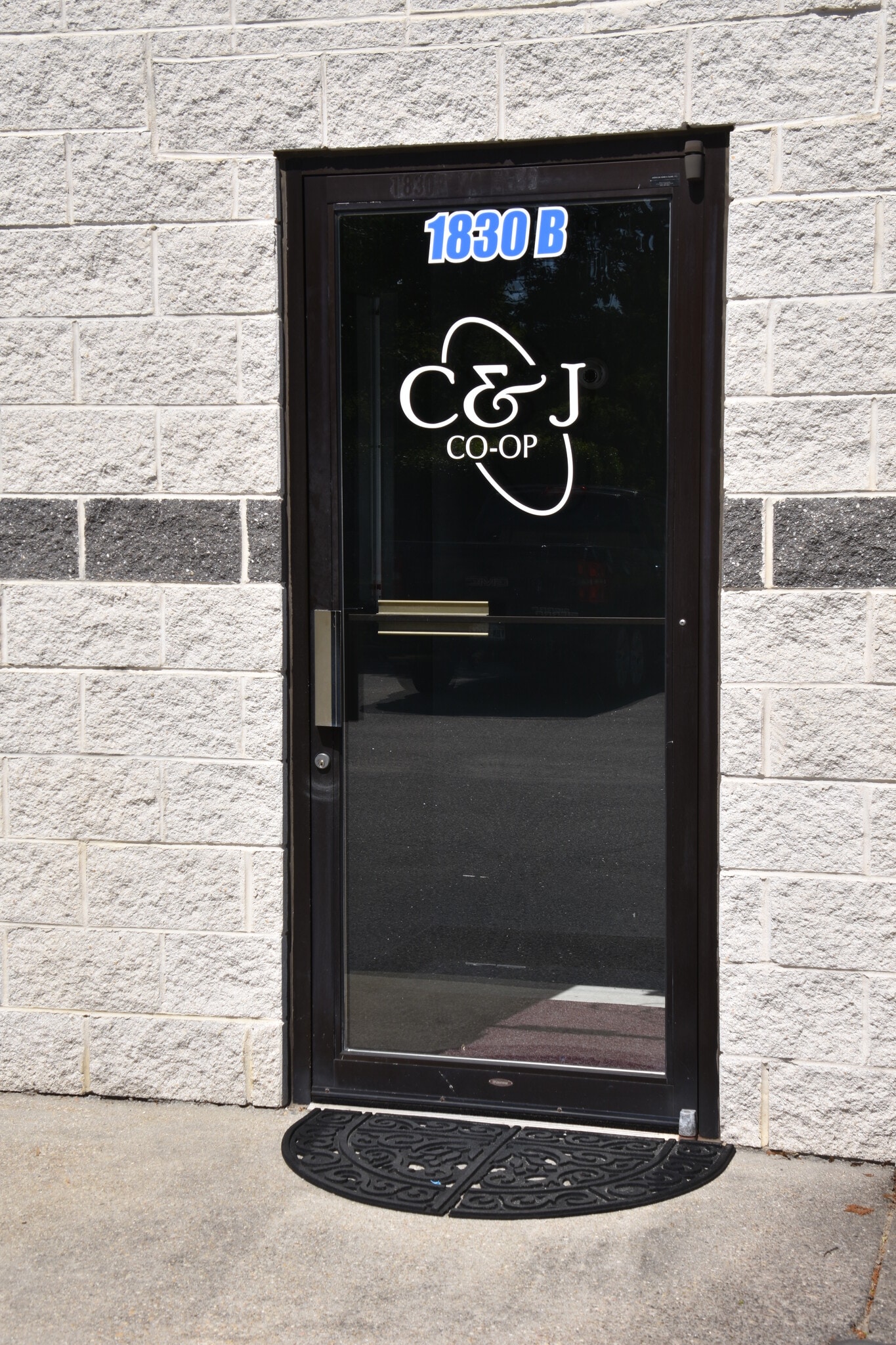 1830 Ruffin Mill Cir, South Chesterfield, VA à louer Photo du bâtiment- Image 1 de 4