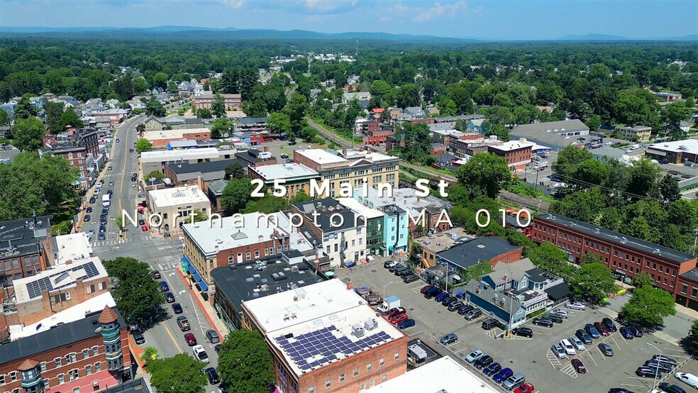 23-25 Main St, Northampton, MA à louer - Vidéo sur l’inscription commerciale - Image 2 de 12