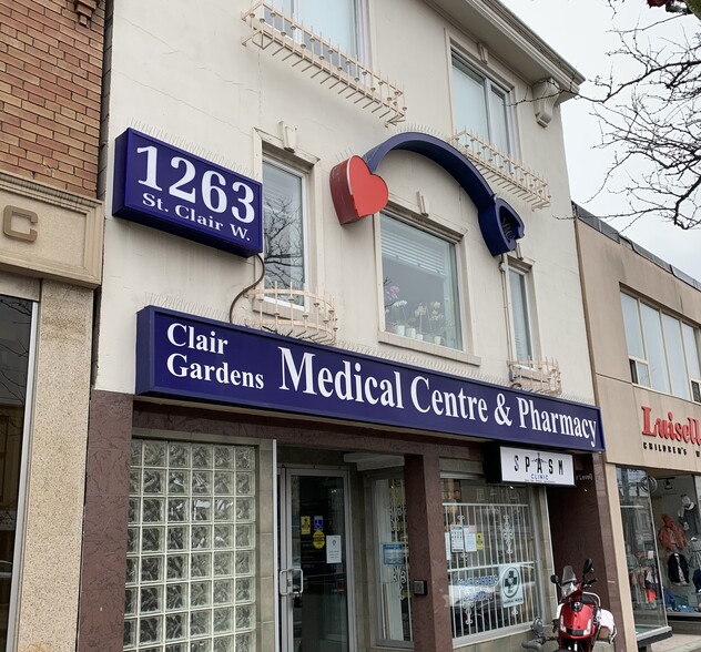 1263 St Clair Ave W, Toronto, ON à louer - Photo du bâtiment - Image 3 de 3