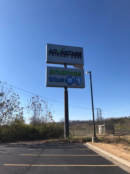 507 W Monroe Ave, Lowell, AR for lease - Building Photo - Image 2 of 6