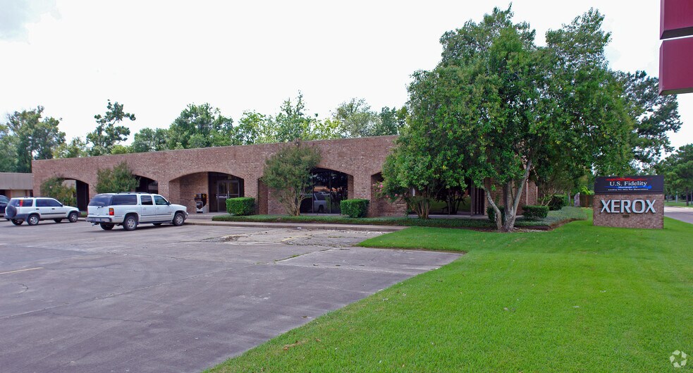 4345 Phelan Blvd, Beaumont, TX à louer - Photo du bâtiment - Image 3 de 5