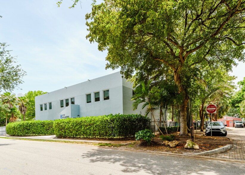521 NE 4th Ave, Fort Lauderdale, FL à vendre - Photo du bâtiment - Image 3 de 11