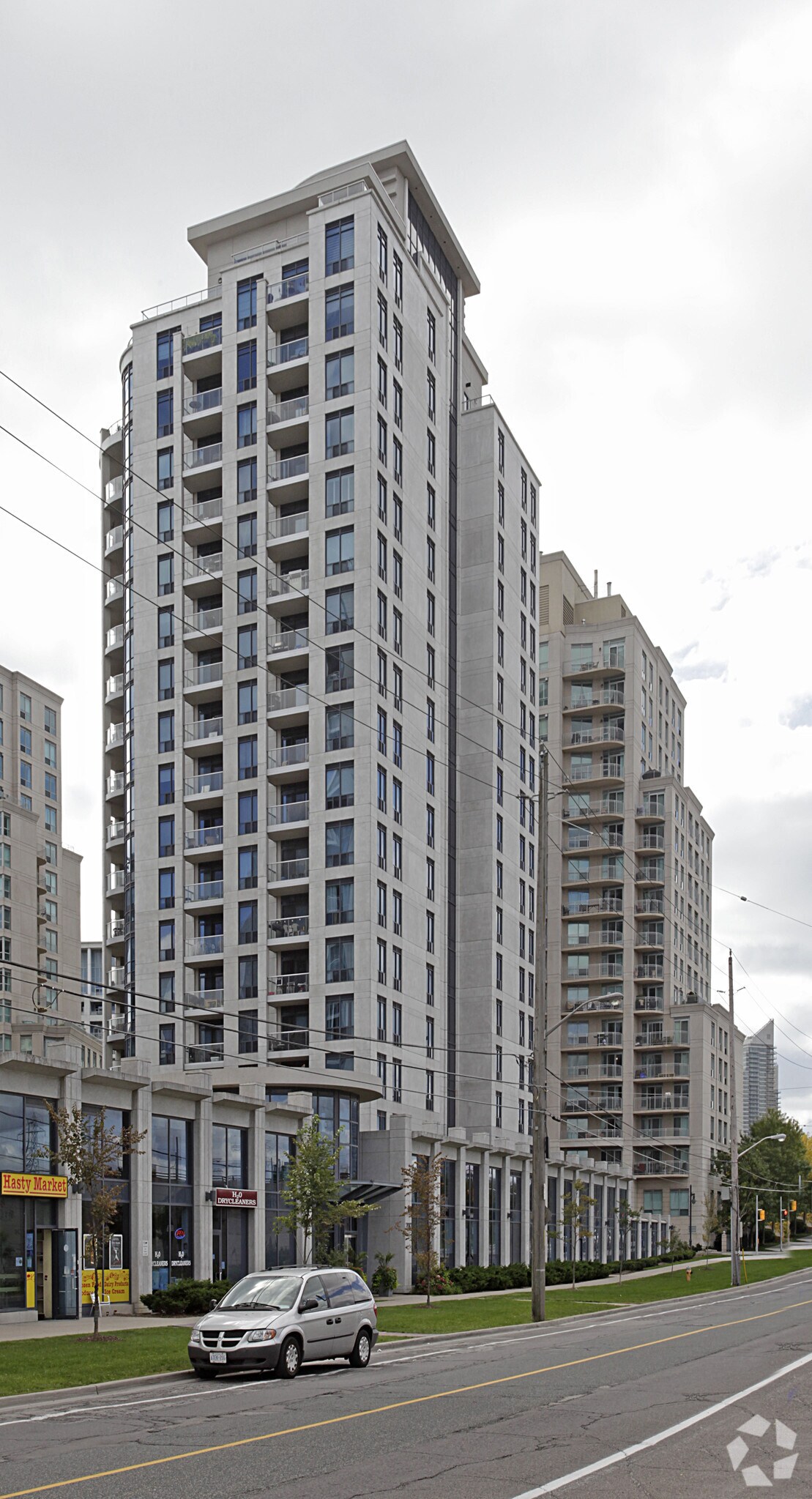 2081-2083 Lake Shore Blvd W, Toronto, ON à vendre Photo principale- Image 1 de 1