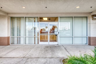 4910 E Ashlan Ave, Fresno, CA for lease Building Photo- Image 1 of 18
