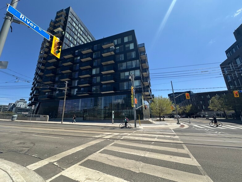 599 King St E, Toronto, ON à vendre - Photo du bâtiment - Image 2 de 10