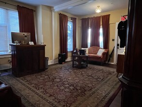 2019 Manatee Ave, Bradenton, FL for lease Interior Photo- Image 2 of 9