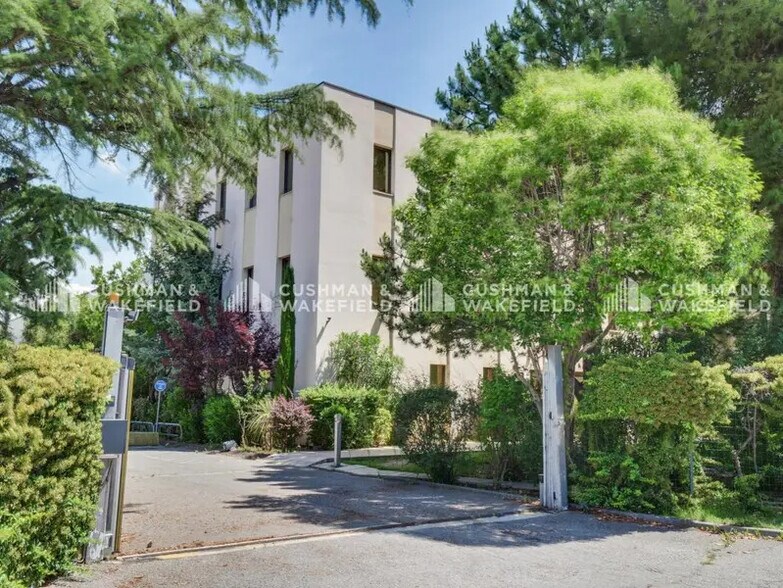 155 Rue Du Dirigeable, Aubagne à louer - Photo du bâtiment - Image 3 de 14