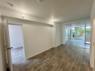 Plus de détails pour Bureau/Commerce de détail à louer