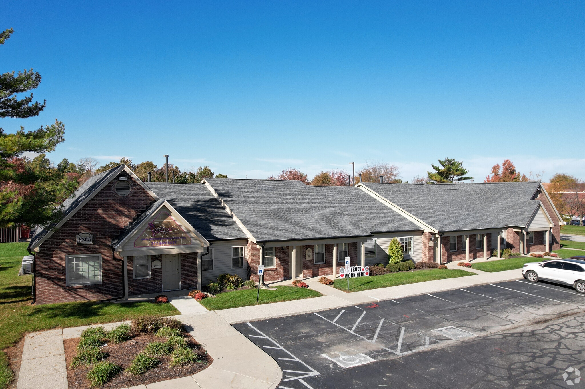 6825 Parkdale Pl, Indianapolis, IN for lease Primary Photo- Image 1 of 3