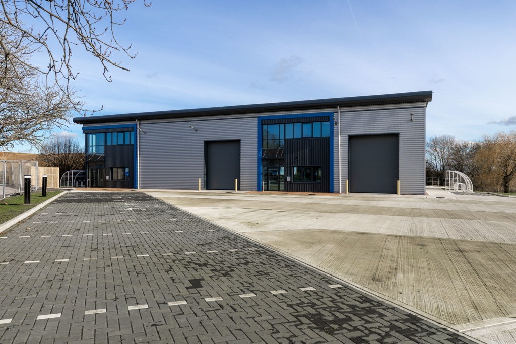 Units 14 & 15 Welsh Lane, Banbury for sale Building Photo- Image 1 of 13