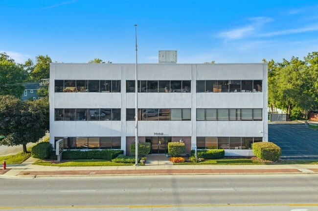 More details for 7000 W 111th St, Worth, IL - Office for Sale