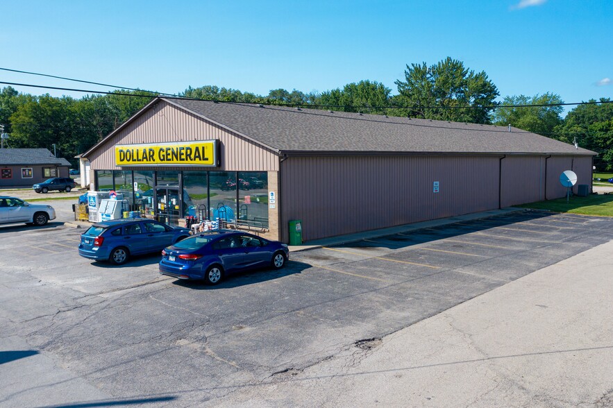 400 W Walnut St, Watseka, IL for sale - Building Photo - Image 2 of 8