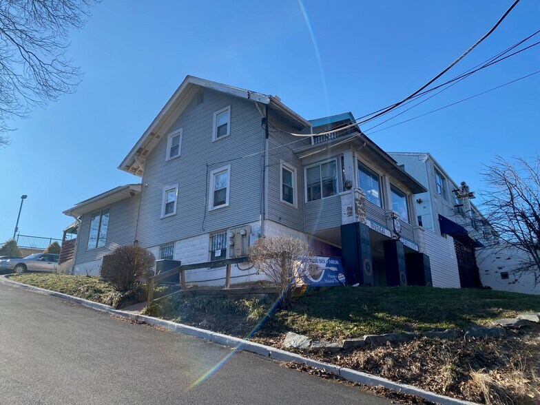 7010 Westmoreland Ave, Takoma Park, MD à vendre - Photo du bâtiment - Image 3 de 22