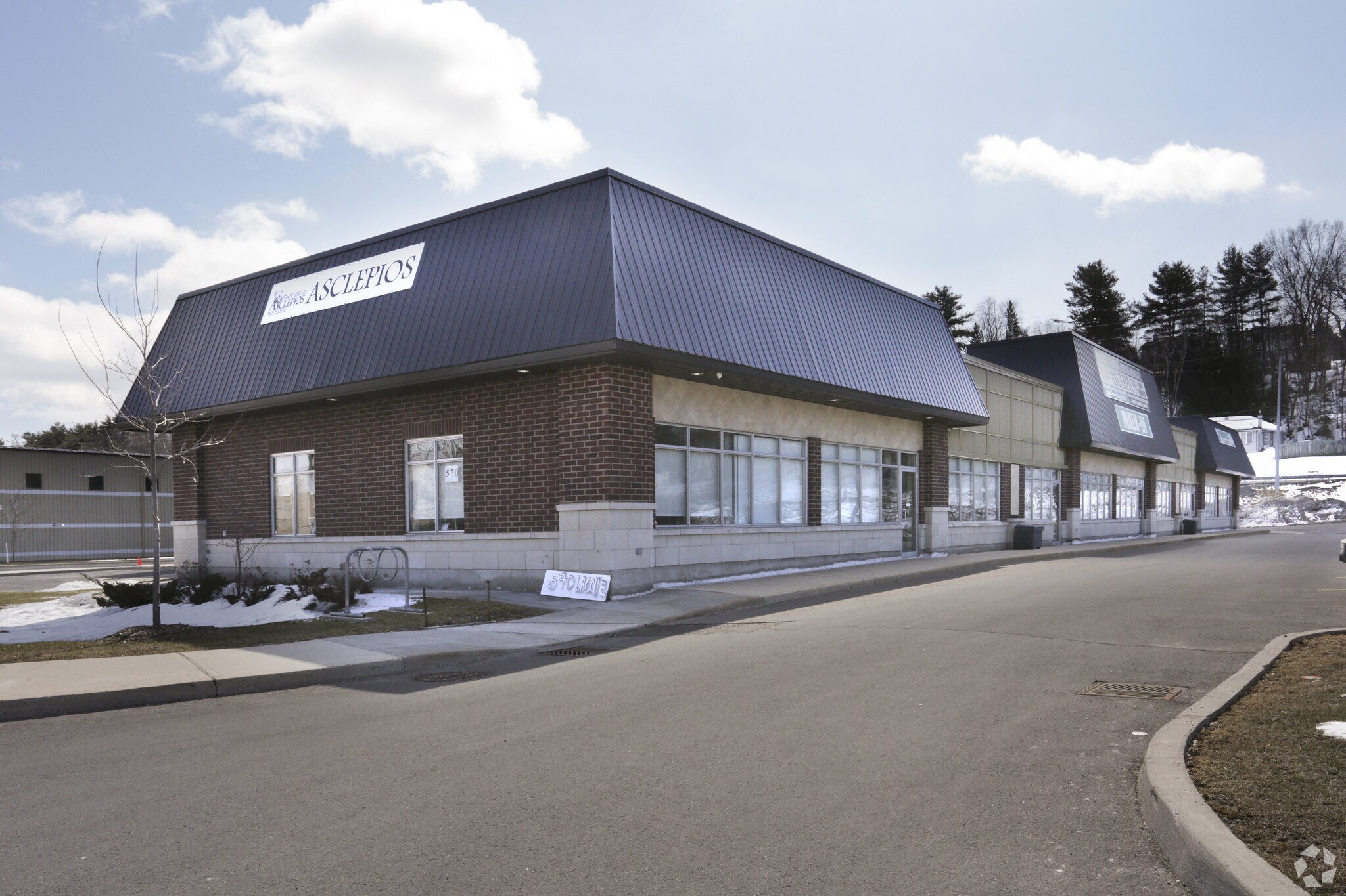 570 Lacolle Way, Ottawa, ON for sale Primary Photo- Image 1 of 1