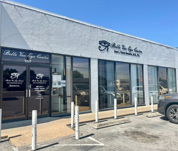 1327-1329 SW Military Dr, San Antonio, TX à louer - Photo du bâtiment - Image 2 de 17