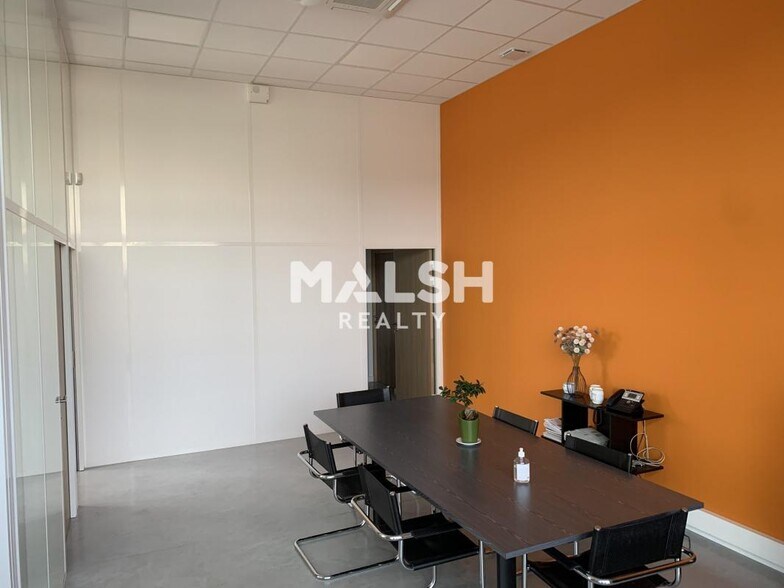 Office in Beynost for lease - Interior Photo - Image 2 of 8