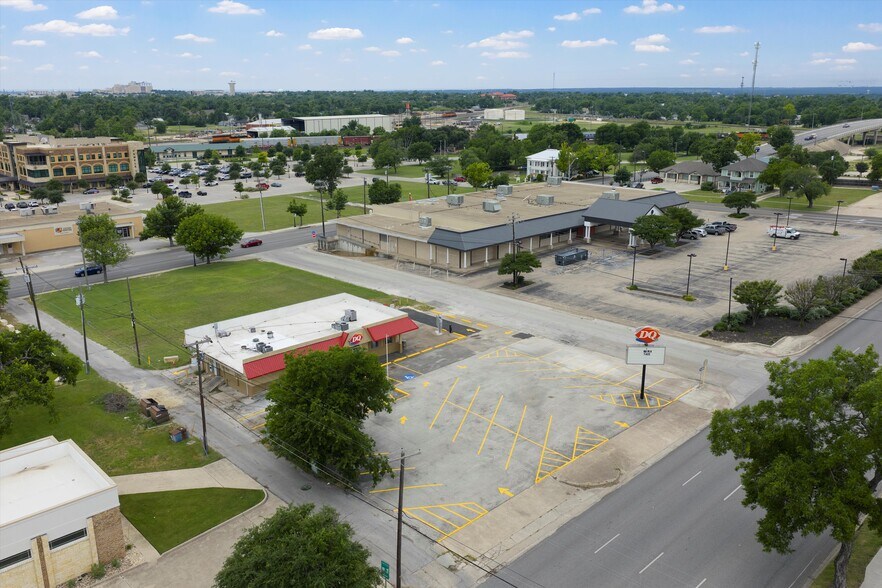 15 N 7th St, Temple, TX à vendre - Photo du bâtiment - Image 2 de 6