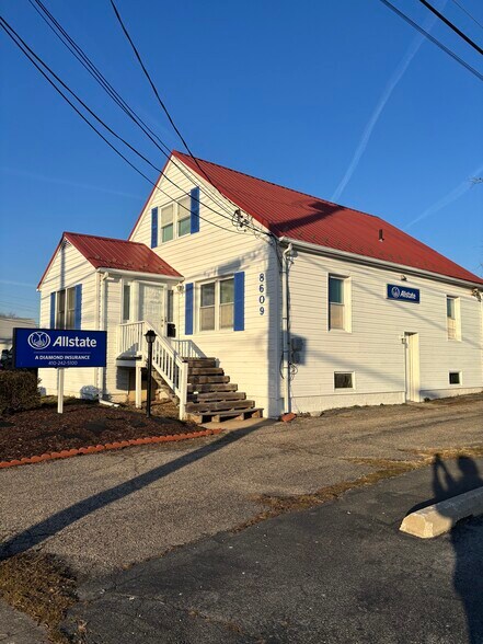 8609 Old Harford Rd, Baltimore, MD à louer - Photo du bâtiment - Image 1 de 18