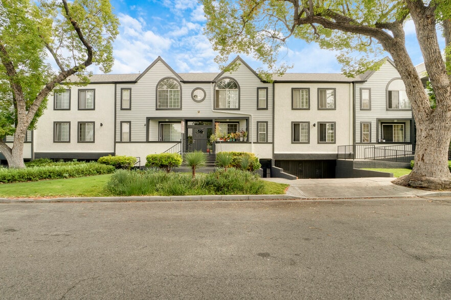 519 South St, Glendale, CA à vendre - Photo du bâtiment - Image 3 de 41