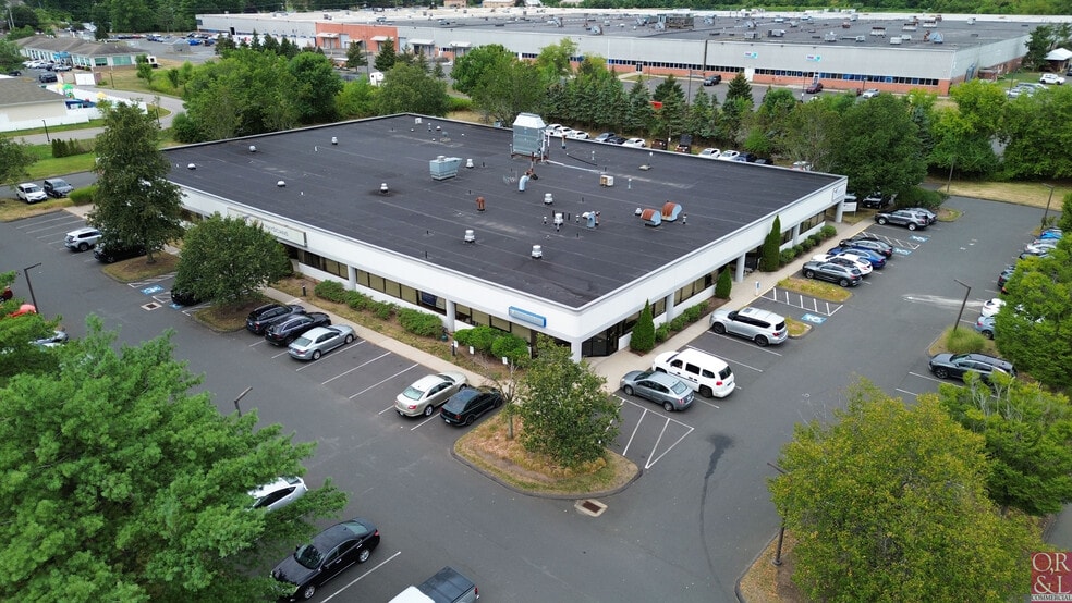 375 Willard Ave, Newington, CT for lease - Building Photo - Image 1 of 4
