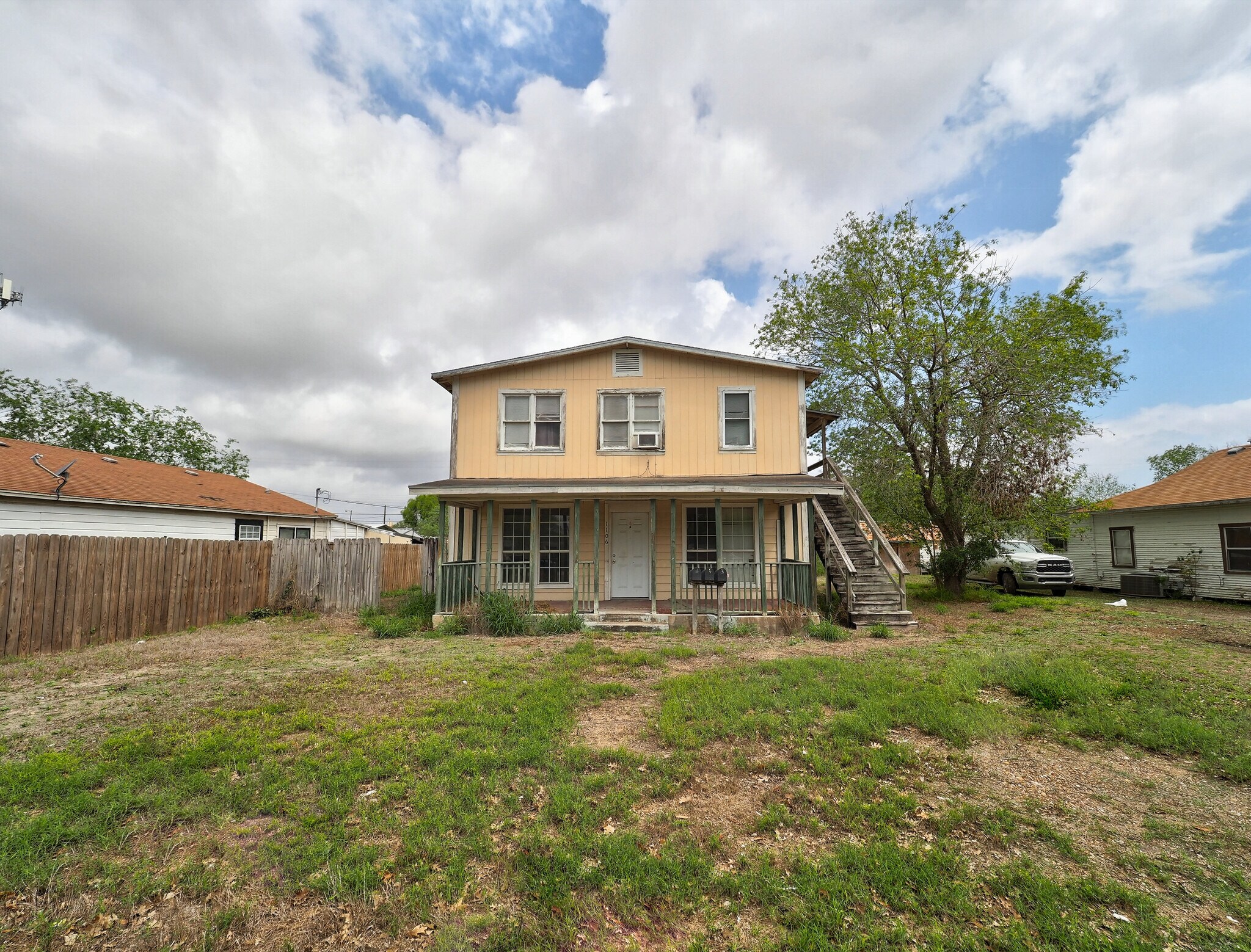 1106 E Huisache Ave, Kingsville, TX à vendre Photo principale- Image 1 de 25