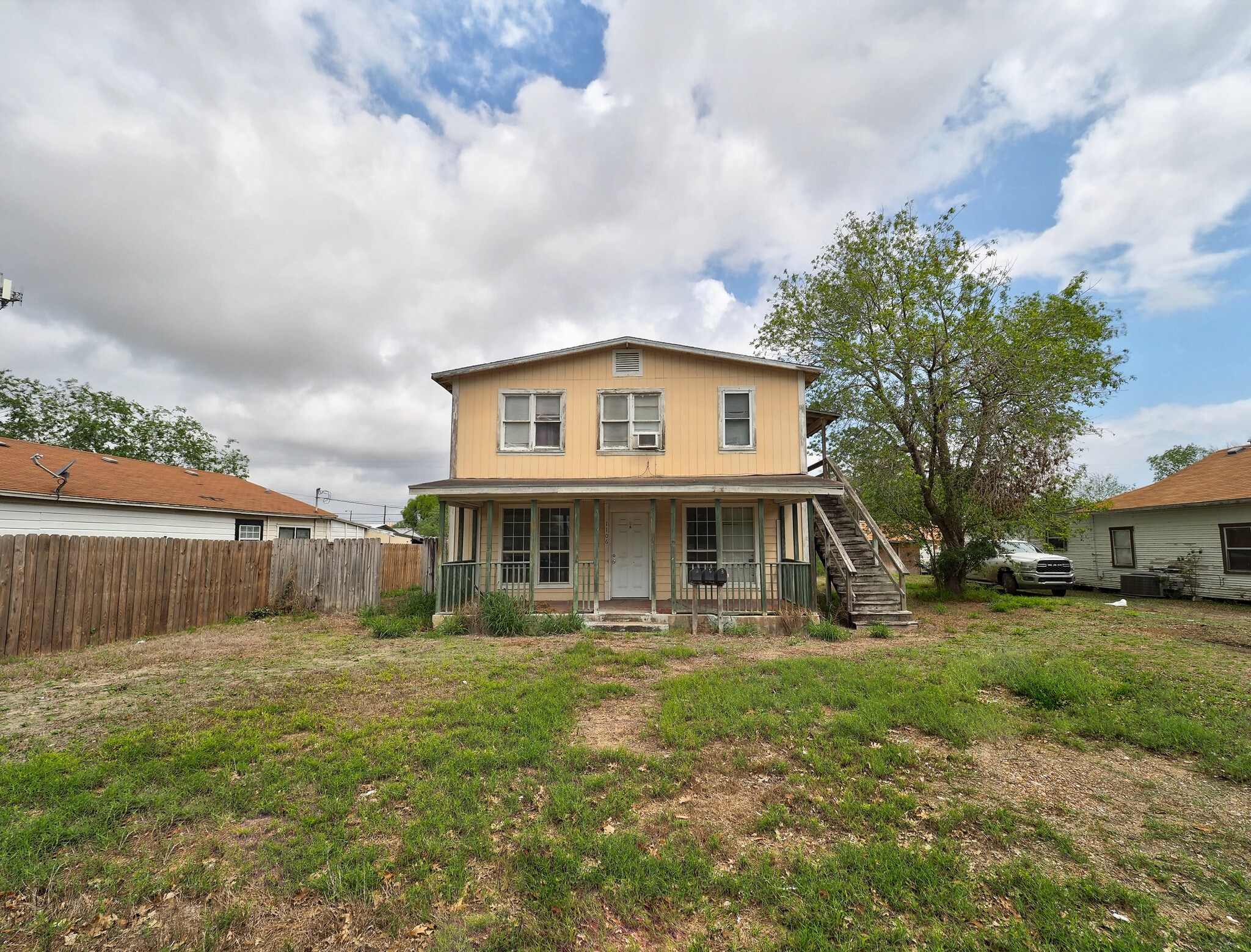 1106 E Huisache Ave, Kingsville, TX for sale Primary Photo- Image 1 of 25