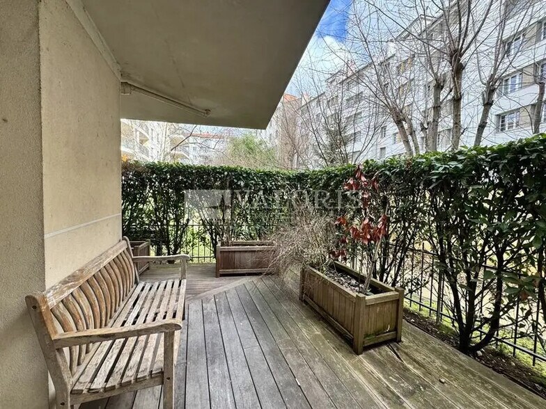 Bureau dans Lyon à louer - Photo du bâtiment - Image 2 de 8