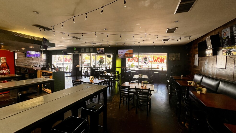 2210-2222 Central Ave SE, Albuquerque, NM for lease - Interior Photo - Image 2 of 12