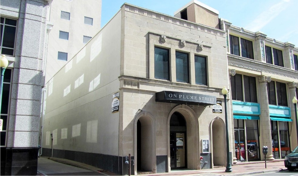 200 E Plume St, Norfolk, VA for lease - Primary Photo - Image 1 of 6