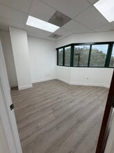 4577 N Nob Hill Rd, Sunrise, FL à louer Photo intérieure- Image 1 de 9