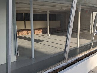 Plus de détails pour 2301 S Andrews Ave, Fort Lauderdale, FL - Commerce de détail à vendre