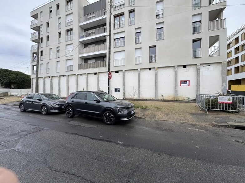 13 Chemin Latéral, Bondy à louer - Photo du bâtiment - Image 2 de 9