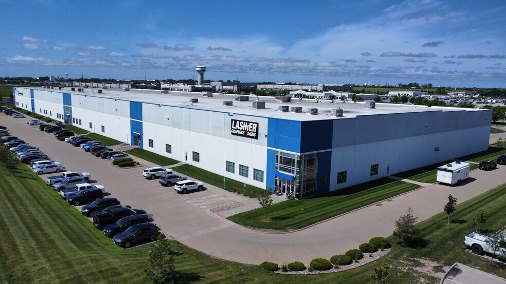 1601 SE Gateway Dr, Grimes, IA à louer - Photo du bâtiment - Image 2 de 5