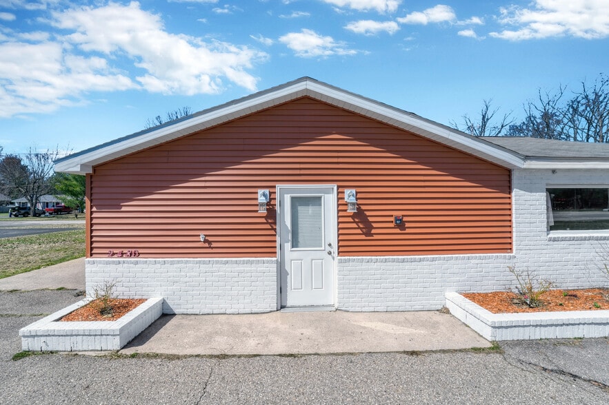 2665 J Maddy Pky, Interlochen, MI à vendre - Photo du bâtiment - Image 2 de 19