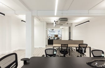 19 Margaret St, Londres à louer Photo intérieure- Image 1 de 6