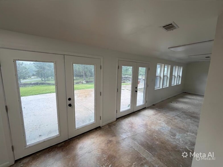 202 River Oaks Dr, Hot Springs National Park, AR for lease - Building Photo - Image 2 of 10