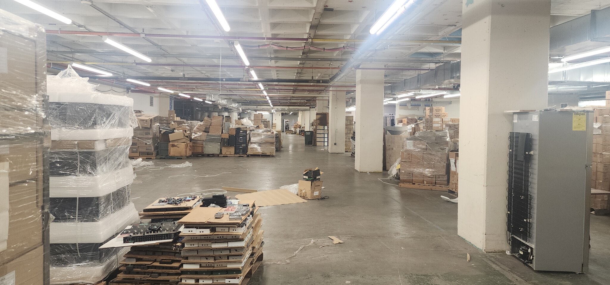 33-00 47th Ave, Long Island City, NY for lease Interior Photo- Image 1 of 12