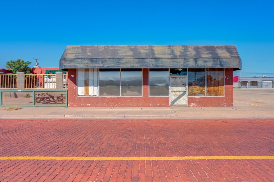1962 Buddy Holly Ave, Lubbock, TX à vendre - Photo du bâtiment - Image 2 de 2