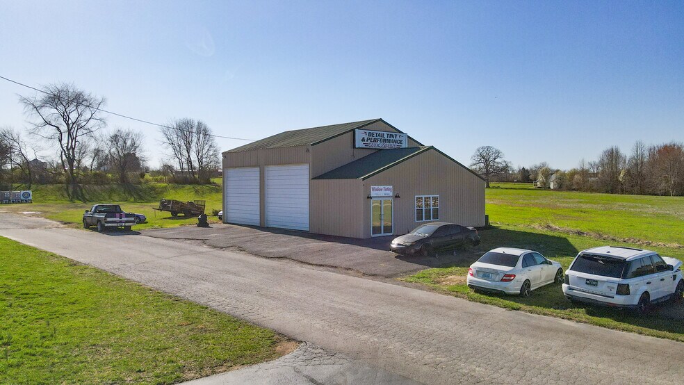 2424 New Columbia Rd, Campbellsville, KY à vendre - Photo du bâtiment - Image 3 de 17