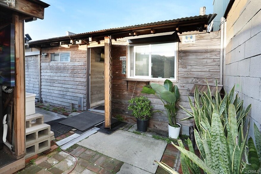 Sunset Beach Investment Opportunity portfolio of 2 properties for sale on LoopNet.ca - Other - Image 2 of 7