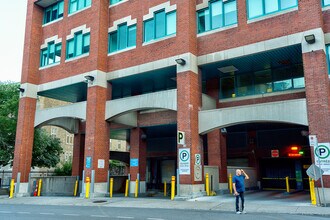 1257 Rue Guy, Montréal, QC à louer Photo du bâtiment- Image 2 de 16
