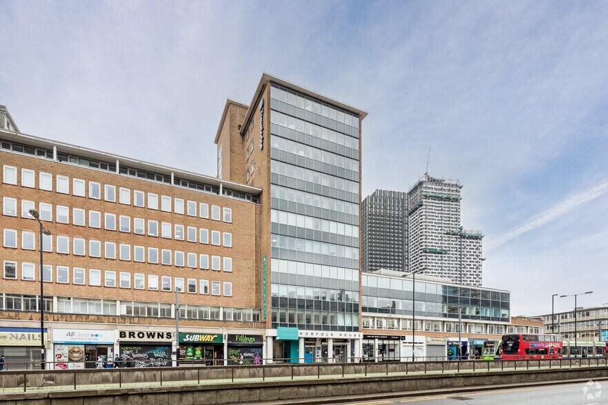 Wellesley Rd, Croydon à louer - Photo du bâtiment - Image 3 de 3
