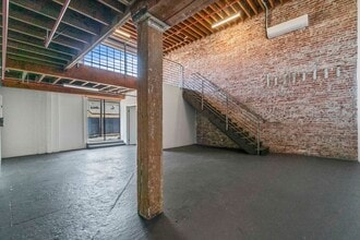 5176 Santa Monica Blvd, Los Angeles, CA for lease Interior Photo- Image 2 of 13