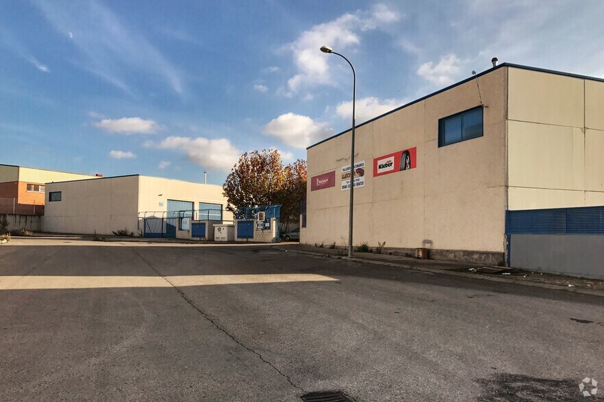 Calle Roma, 9, Torres de la Alameda, Madrid à vendre - Photo du bâtiment - Image 3 de 3