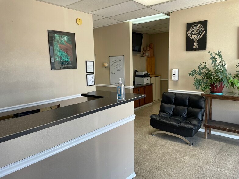 575 E Wilcox Dr, Sierra Vista, AZ à vendre - Photo intérieure - Image 3 de 7