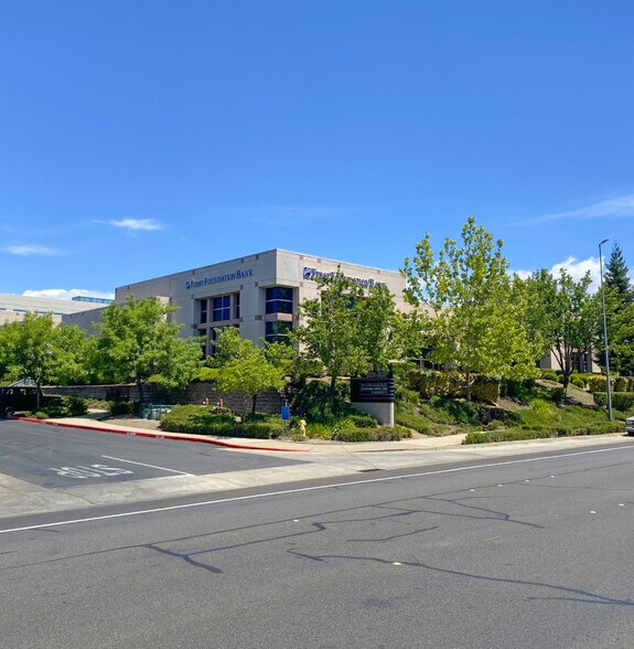 2233 Douglas Blvd, Roseville, CA à vendre - Photo du bâtiment - Image 2 de 19