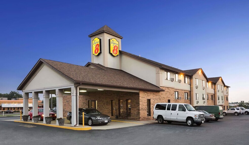 401 S 44th St, Mount Vernon, IL à vendre - Photo du bâtiment - Image 2 de 11